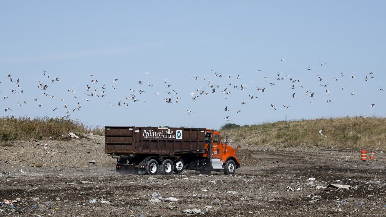 pellitteri-truck-landfill